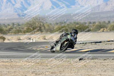 media/Dec-07-2025-CVMA (Sun) [[3e7d2de5dc]]/Race 16-Formula Middleweight/